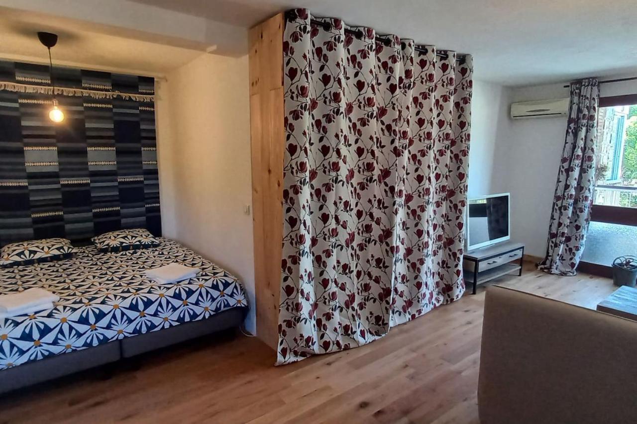 Loft Climatise "La Pinede", 50 M2, Tres Calme, 5 Mn A Pied Des Plages, Lit King Size ลาแซน-ซูร์-แมร์ ภายนอก รูปภาพ